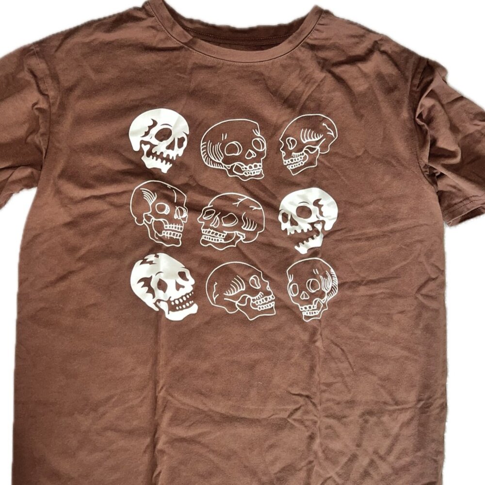 Brown Skulls Graphic Tshirt